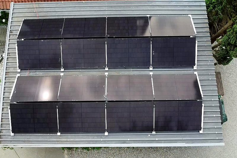 Flachdach mit aufgest&auml;nderten Modulen mit Photovoltaikanlage von Sch&ouml;nwald Handwerkerservice im Raum Heilbronn