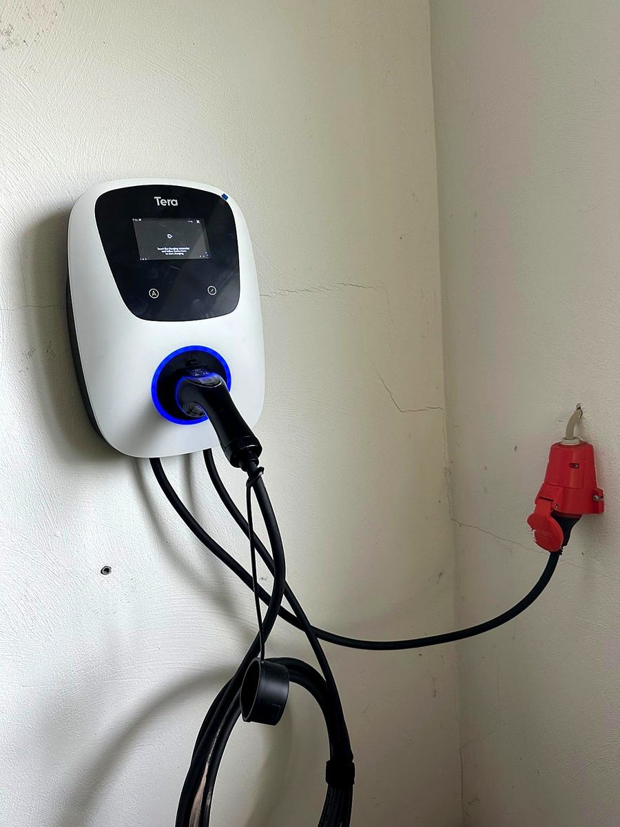 Wallbox in einer von Sch&ouml;nwald Handwerkerservice installierten Photovoltaikanlage